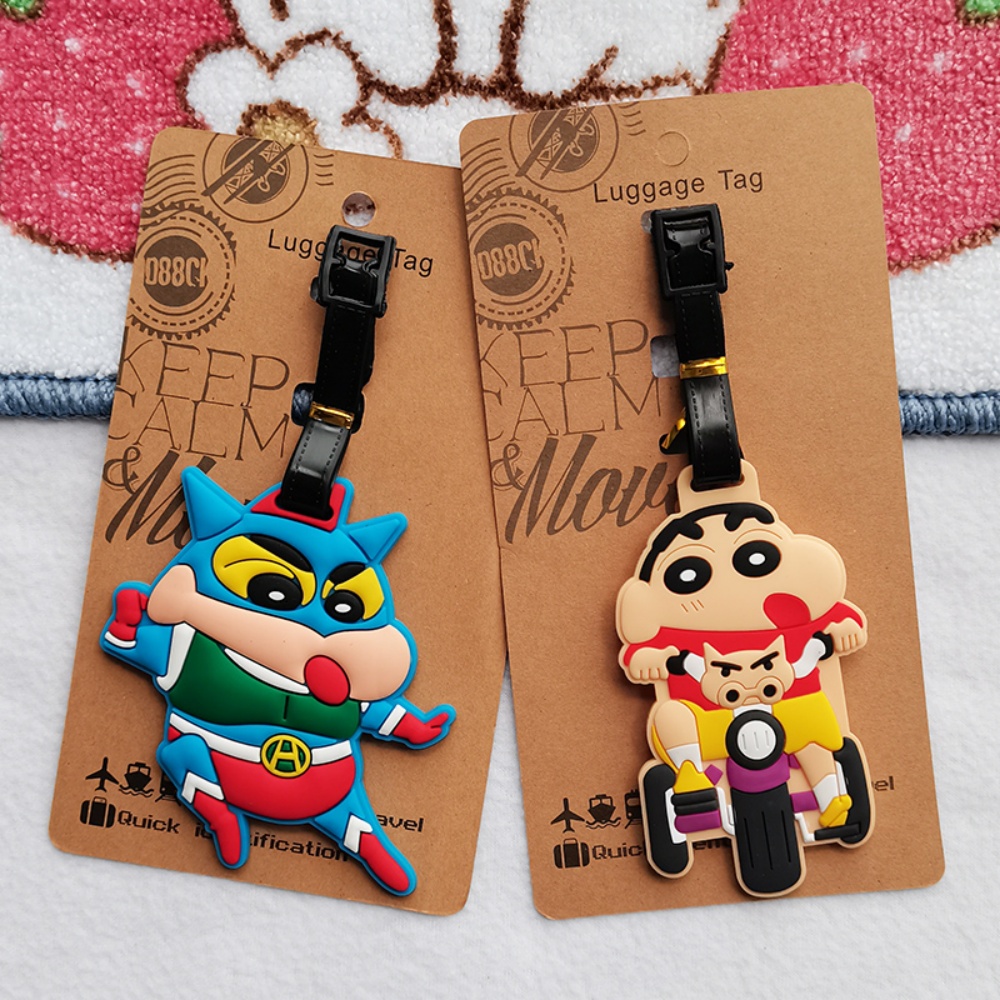 Travel Accessories In Japan - ホットクレヨンしんちゃん荷物タグ PVC スーツケースタグ旅行ギフト女の子アニメファン旅行アクセサリー高速配達
