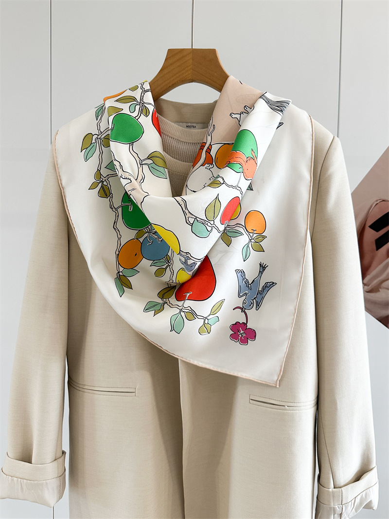 AB フェイスプリントシルクスカーフ 18 ミリメートル女性 - Travel Accessories Designer のレビューと価格