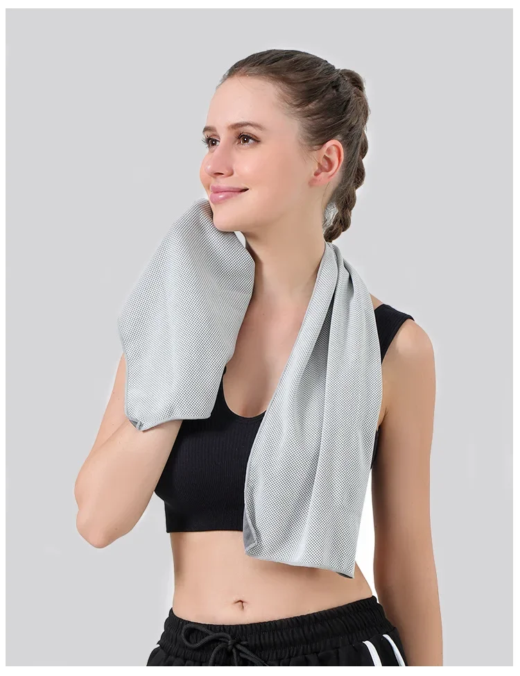 携帯用カプセルケース付き冷却タオル 速乾性 瞬間冷却 スポー - Travel Towel Quick Dry のレビューと価格