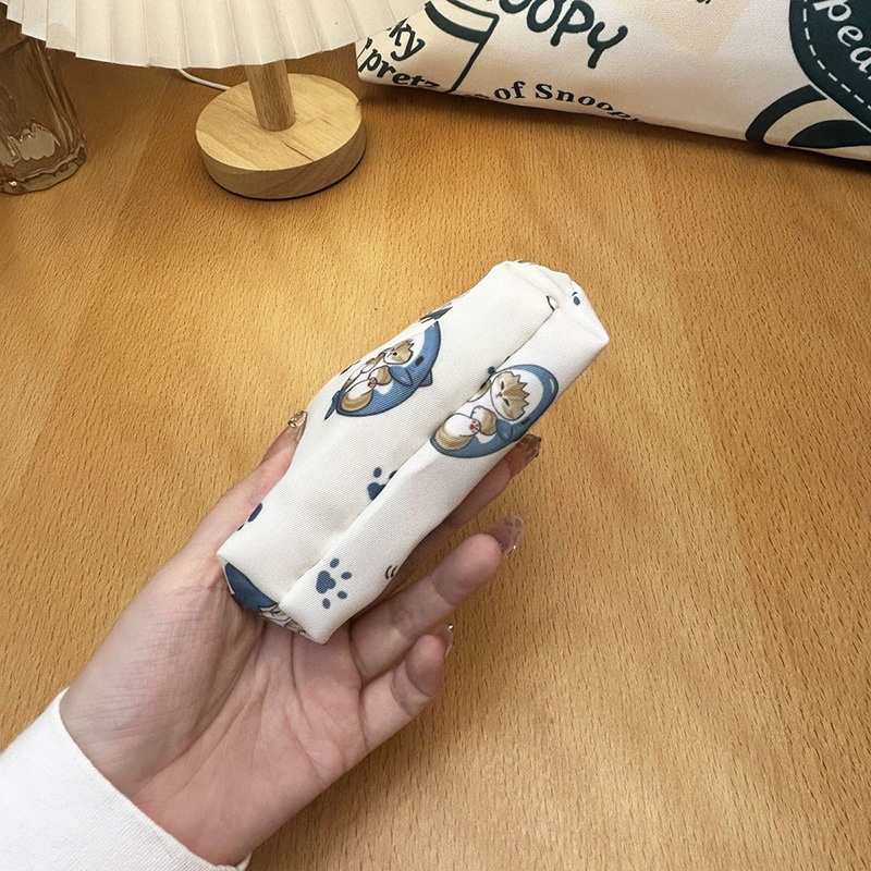 和風モフサンドサメ猫メイクアップバッグ漫画キャンバス収納バッ - Travel Accessories In Japan のレビューと価格
